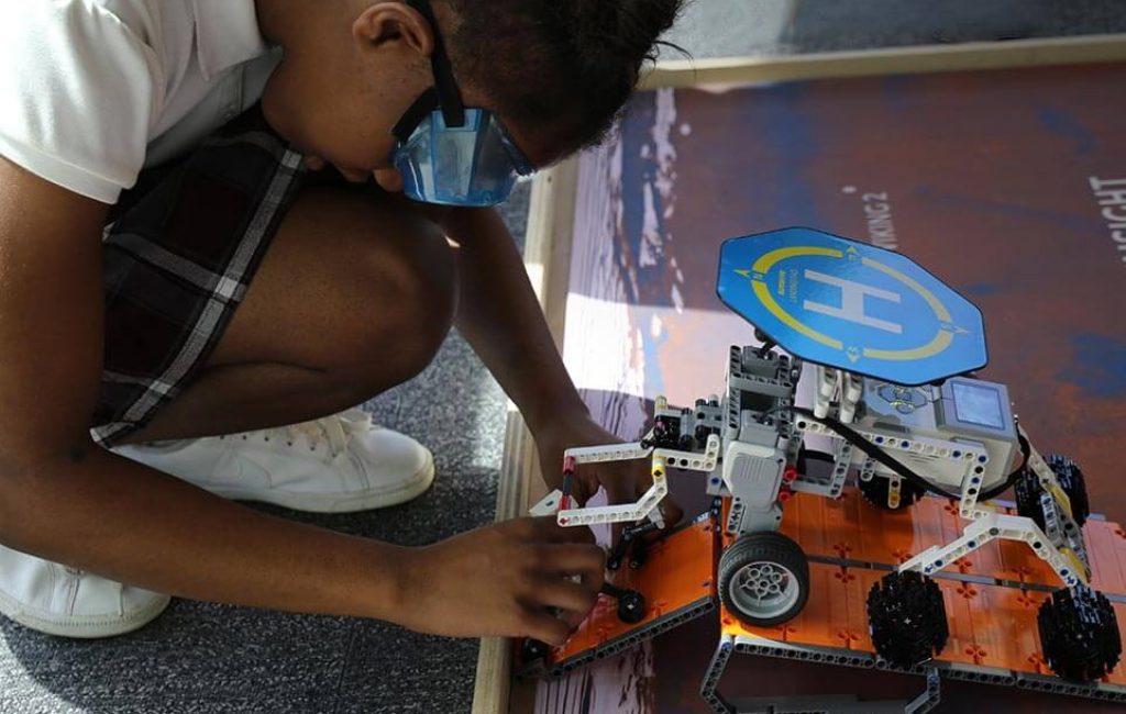 img-girls-stem-crop-edit-v2.7-1